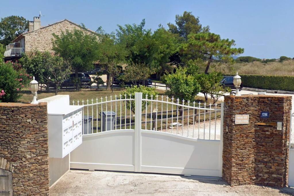 Grand Studio & Terrasse Privee Hyères المظهر الخارجي الصورة